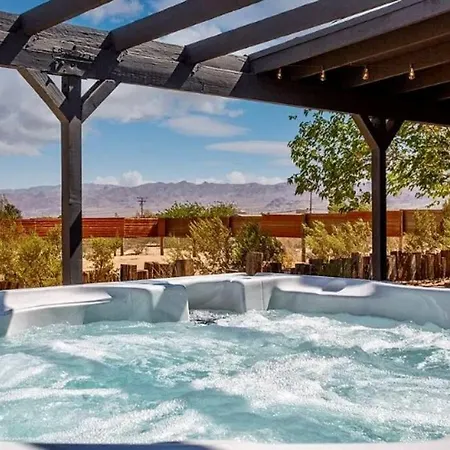 Cheerful 2Bedroom Home With Hot Tub And Cowboy Pool In Joshua Tree